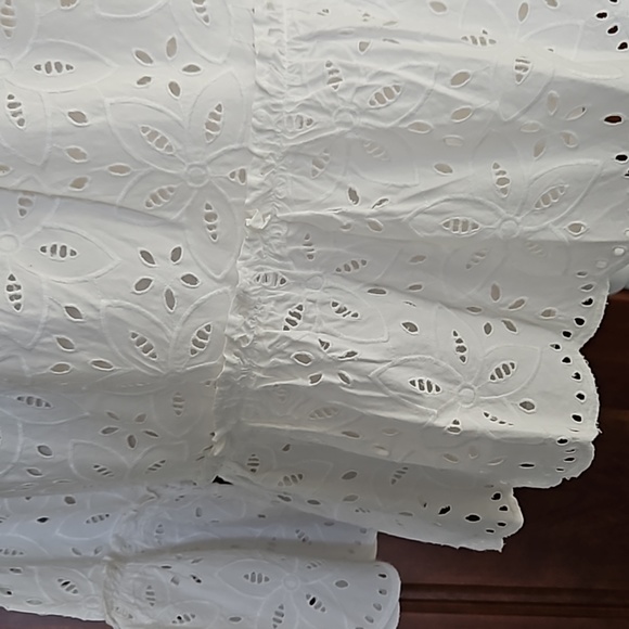 Vineyard Vines NWT Eyelet Top - Picture 8 of 11